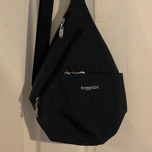 NEW! Baggallini mini sling bag